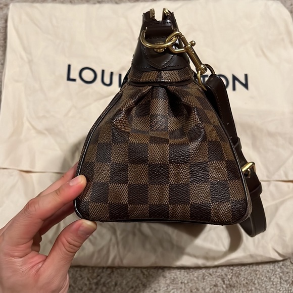 Louis Vuitton DAMIER TREVI GM HANDBAG - Picture 5 of 16